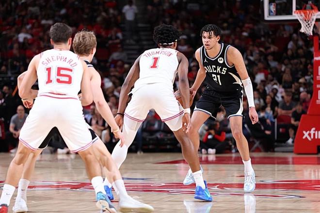 火箭力克雄鹿登西部第五 吉昂36+10助创生涯新高