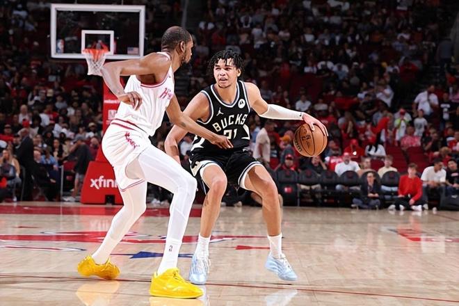 火箭力克雄鹿登西部第五 吉昂36+10助创生涯新高